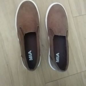 MIA SNEAKERS